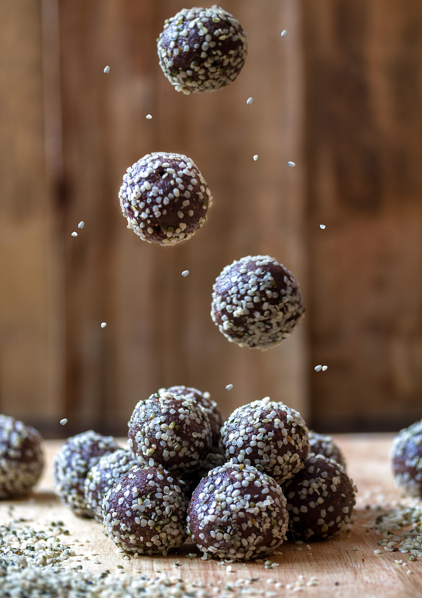 Collagen Chocolate Almond Energy Bites