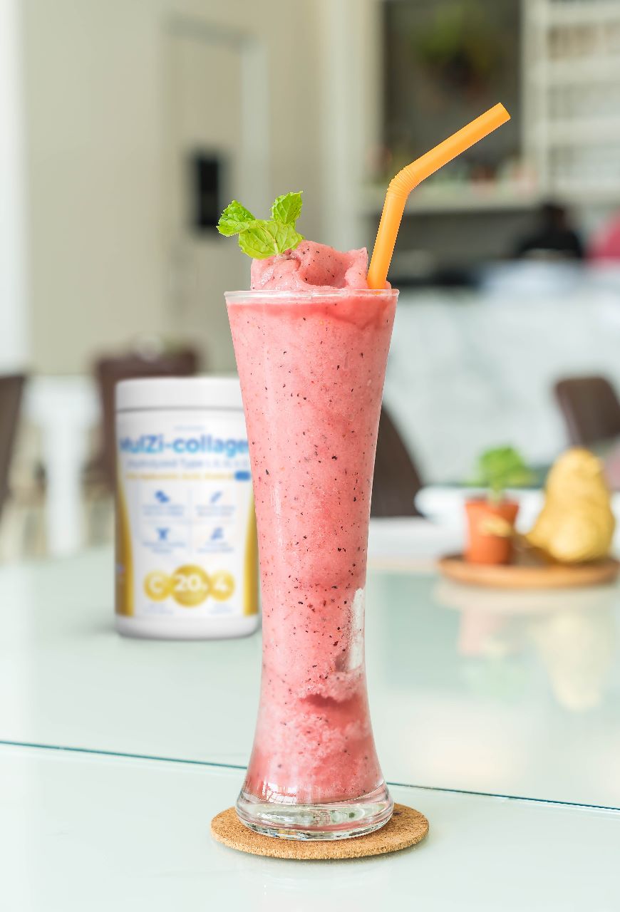 MulZi Collagen Strawberry-Avocado Smoothie